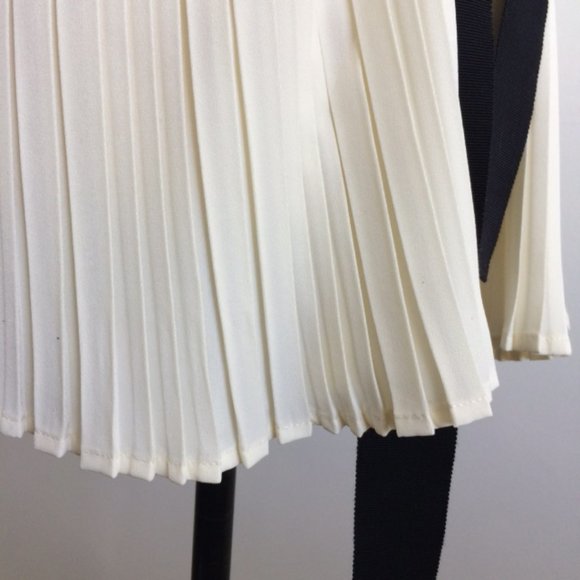 J Peterman Ivory Pleated Blouse M - Picture 8 of 12